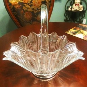 Vintage LE Smith Basket